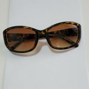 SUNGLASSES FOR GENERAL USE ONE SIZE IN PRINT PLASTIC FRAME